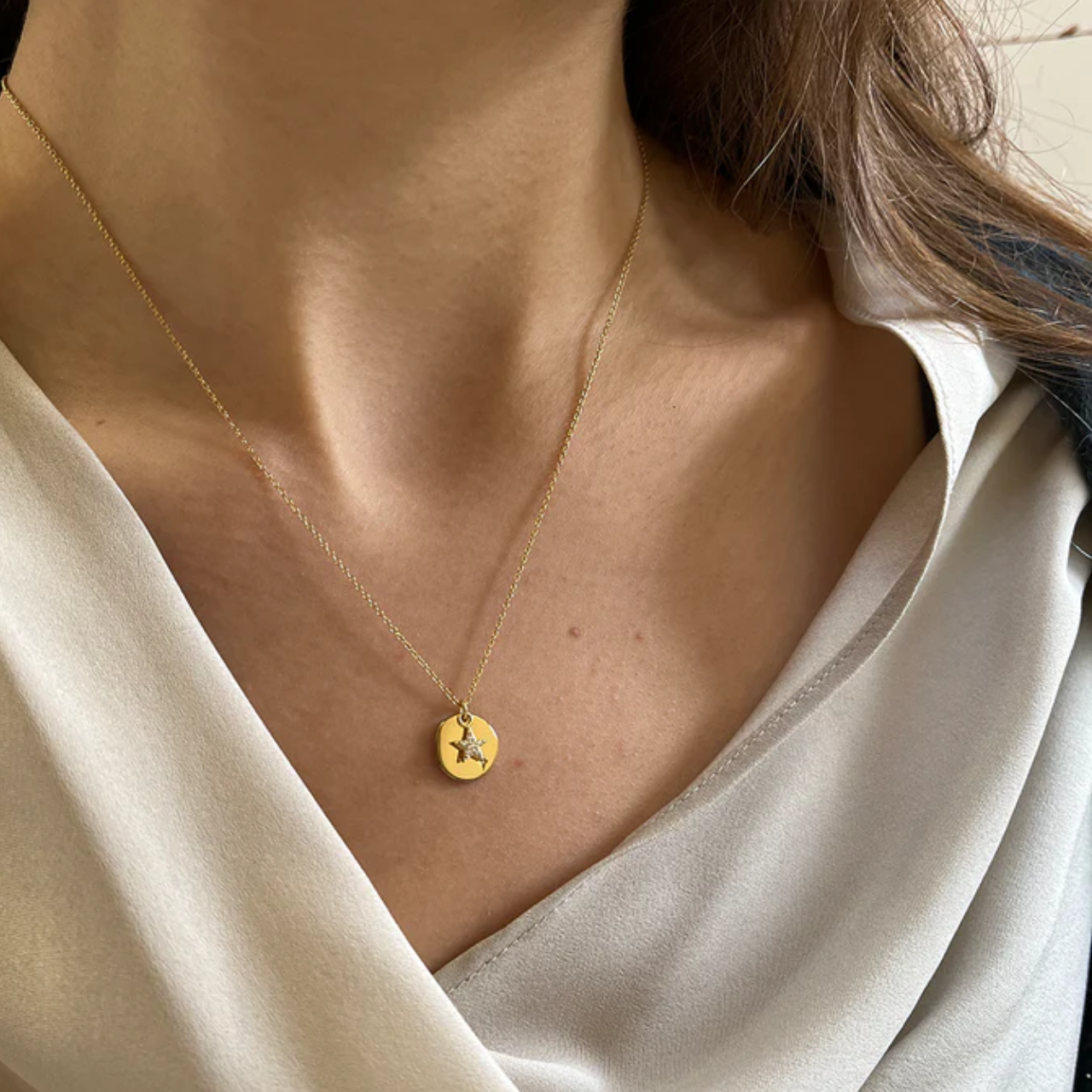 Disc with Star Charm Necklace Gold