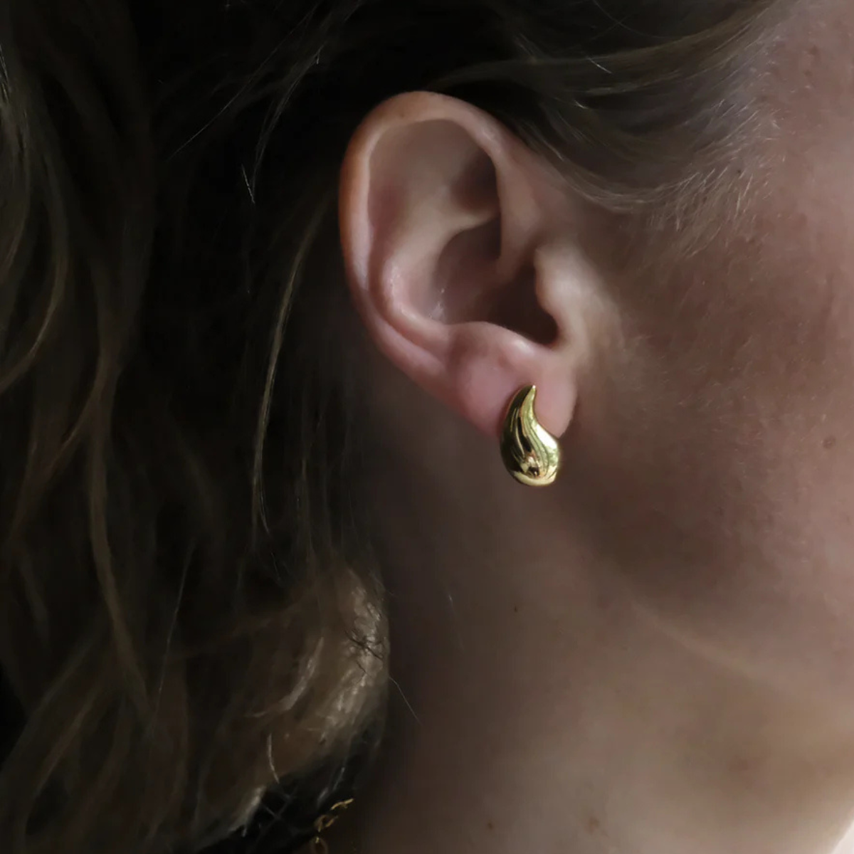 Chunky TearDrop G Stud