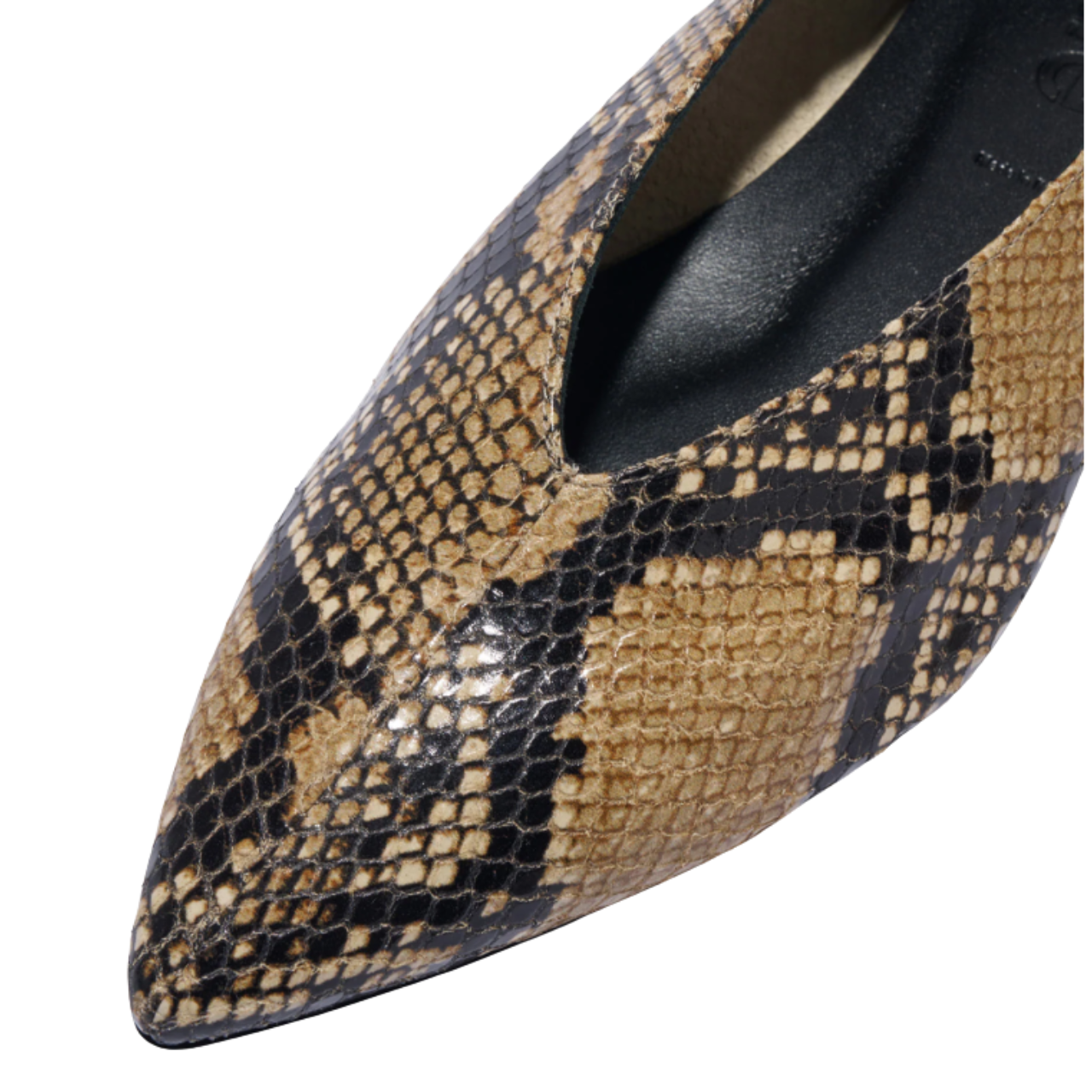 Moa Pointed Toe Flats Hazelnut