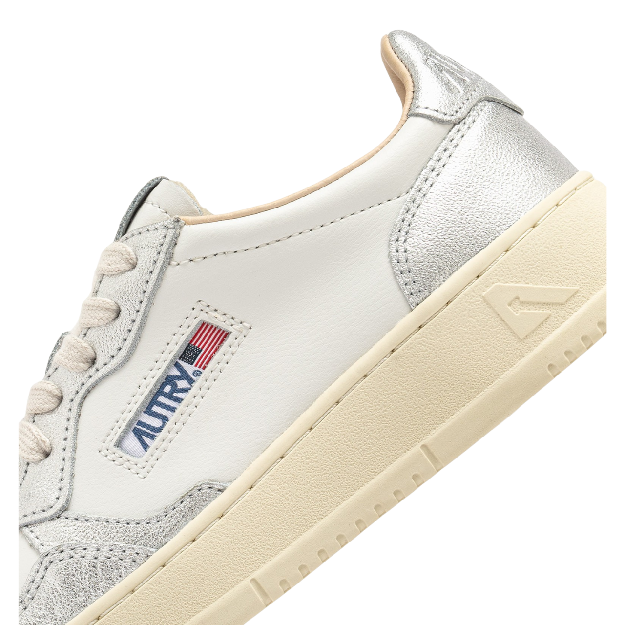 Medalist Low White Silver