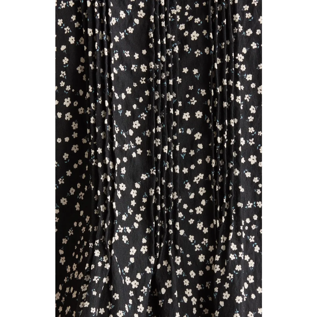 Bloom Top Mini Chain Daises