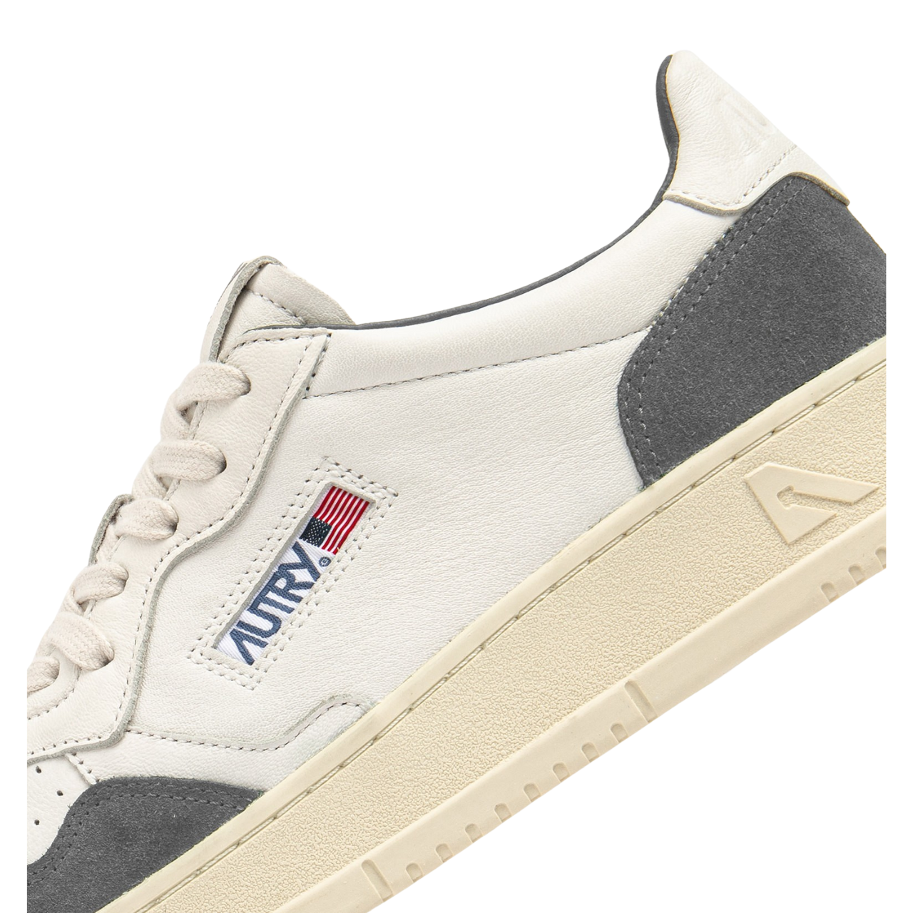 Medalist Low White/Morel