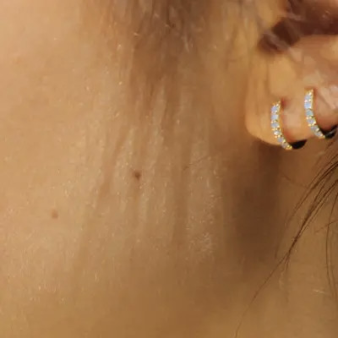 Opal Mini Huggie