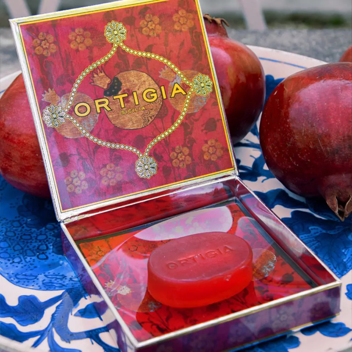 Glass Plate and Soap Melograno