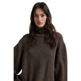 Alpha Knit T-Neck Delicioso